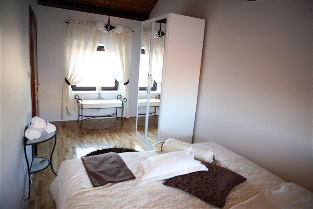 Apartments Filip & Viktoria In The Center Of Trogir Bagian luar foto