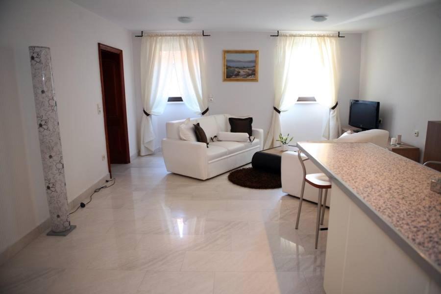 Apartments Filip & Viktoria In The Center Of Trogir Bagian luar foto